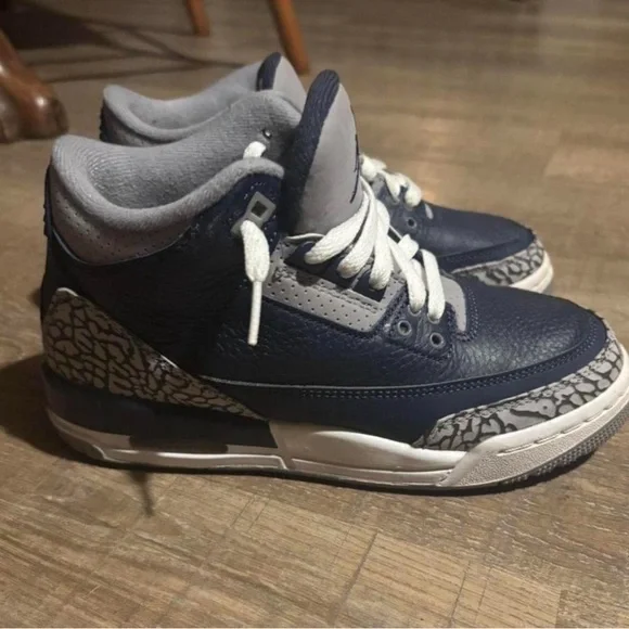Jordan 3 Retro Georgetown 2021 - Picture 2 of 4